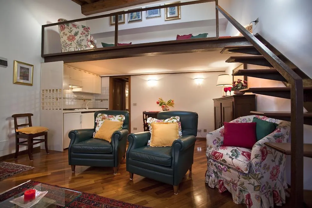 Veronaforent Cadrega Apartment